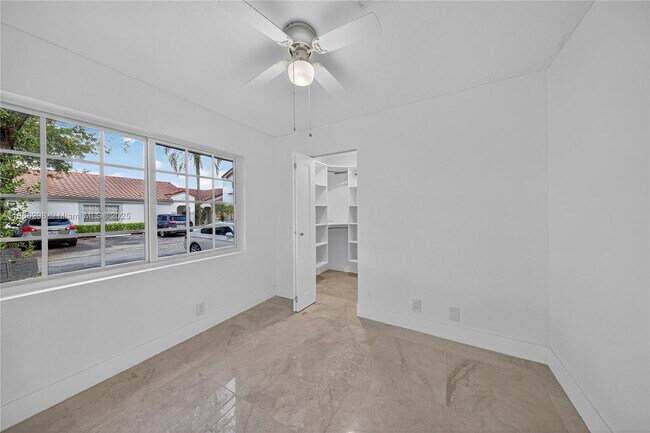 Building Photo - 1545 Springside Dr