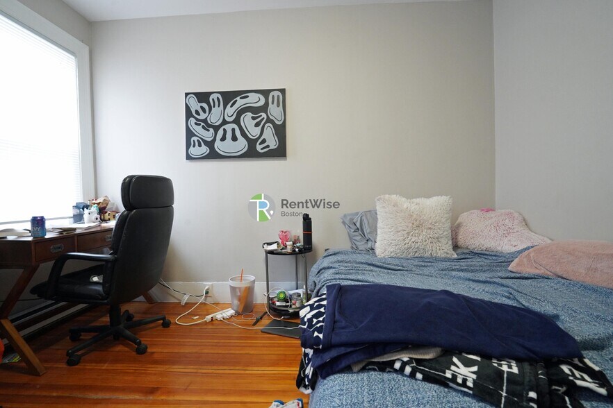 Building Photo - 4 Ashford Ct