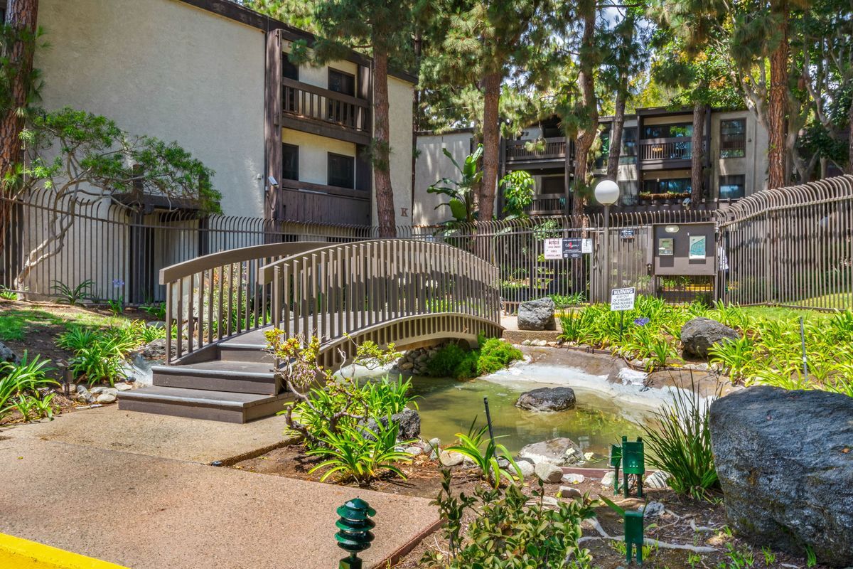 Building Photo - 7742 Redlands St