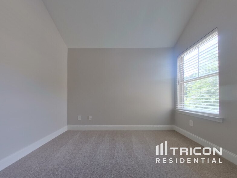 Building Photo - 239 Huntleigh Chase Dr