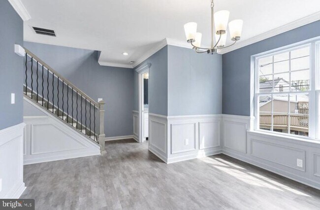 Building Photo - 802 Sixth Ave