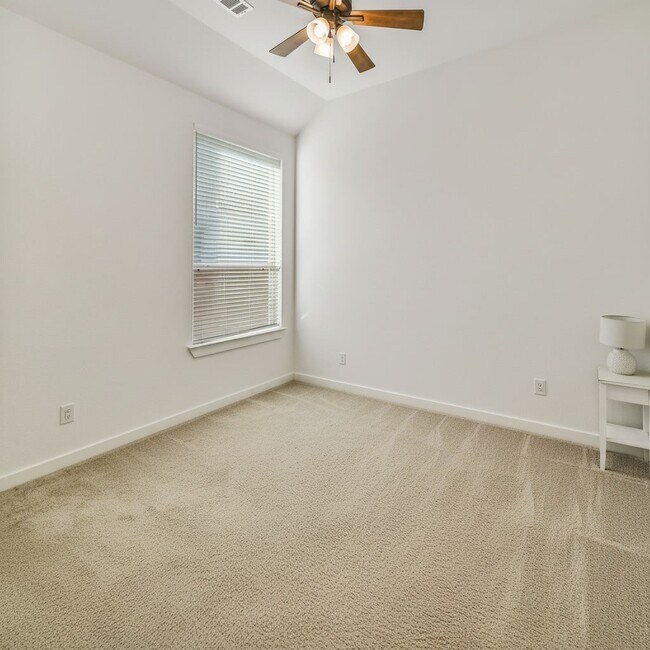 Building Photo - 27222 Lombard Wood Dr