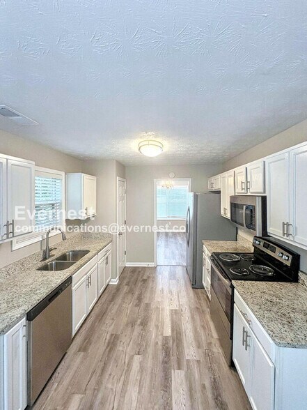 Building Photo - 20 Shenandoah Dr