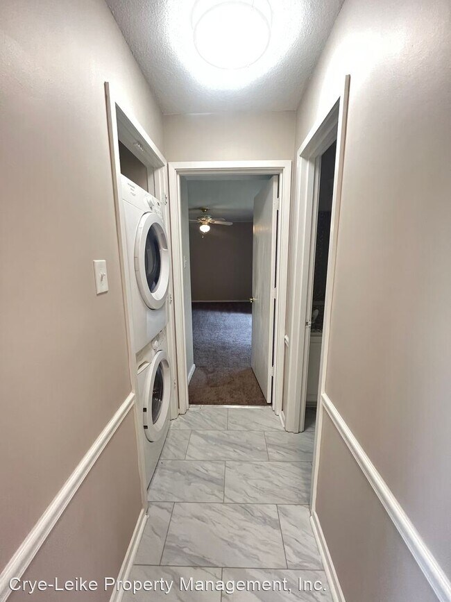 Building Photo - 3 br, 2.5 bath House - 5763 Barfield