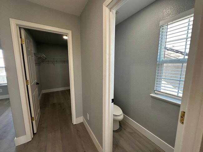 Building Photo - 1435 Lever Blvd