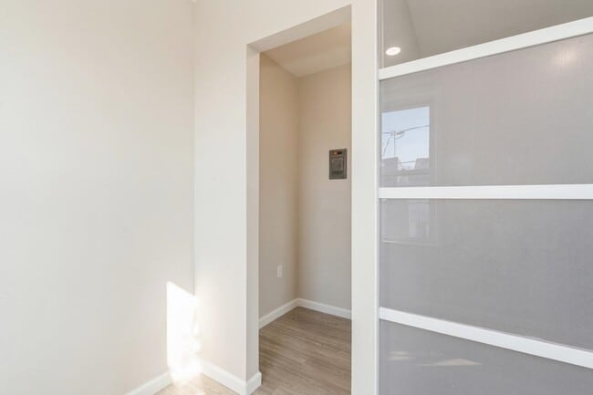 Building Photo - 40 Beacon Ave