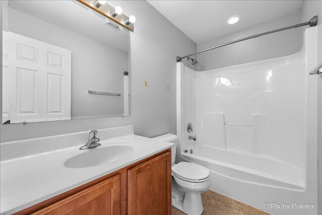 Building Photo - 1128 Bartholdi Ct