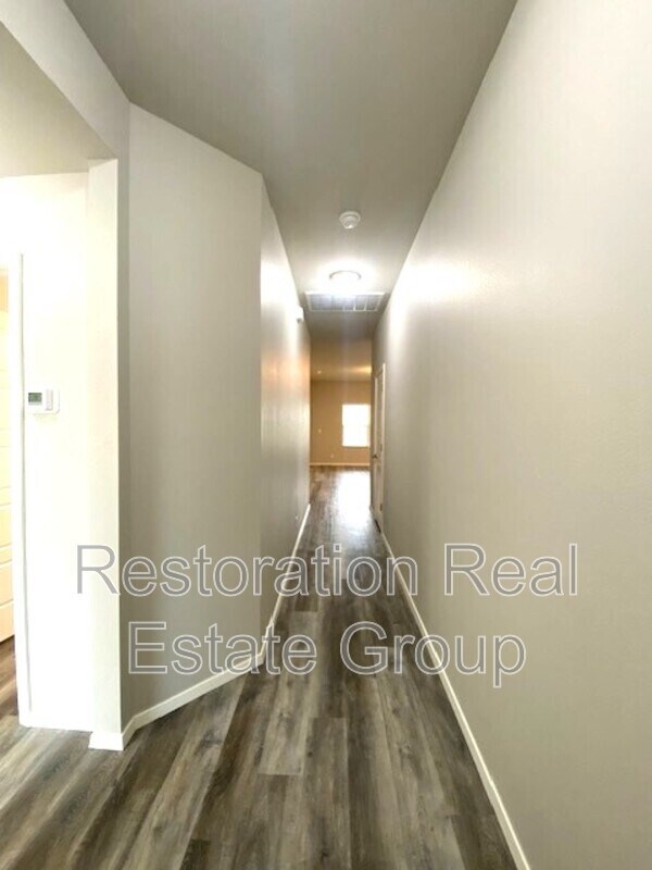 Building Photo - 10010 E 108th Pl N