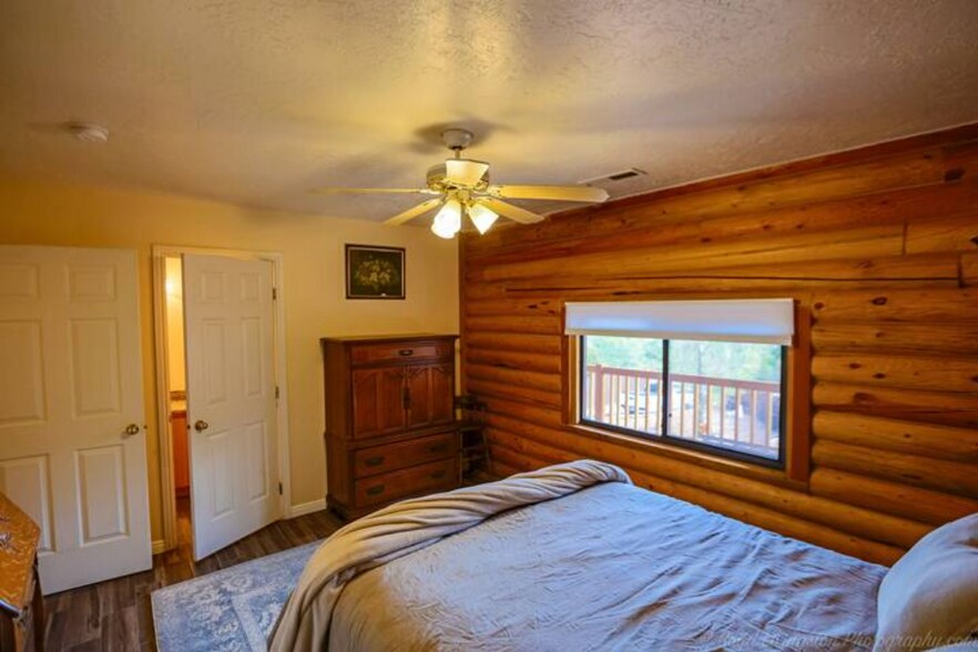 Building Photo - 414 Cottonwood Dr