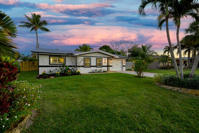 Building Photo - 4780 SE Bayshore Terrace