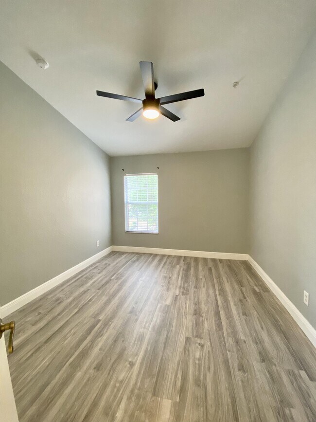 Building Photo - 6396 Daysbrook Dr
