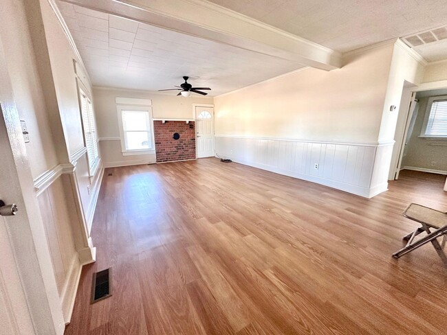 Building Photo - 2278 Old Creek Rd