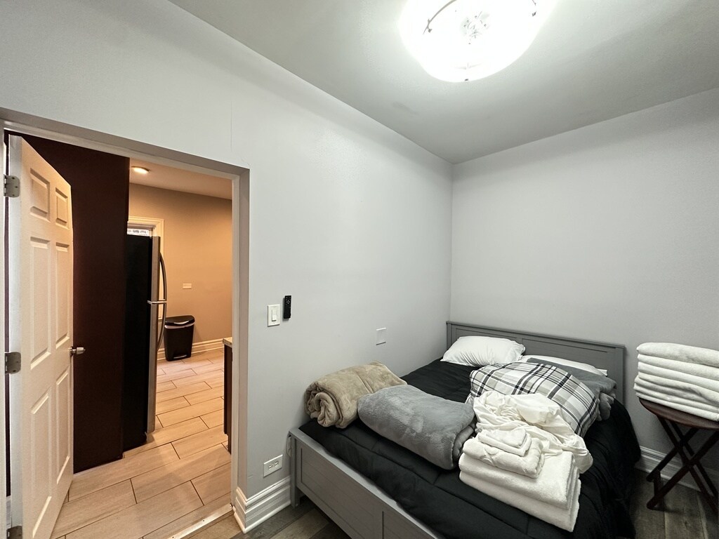 Building Photo - 723 N Elizabeth St