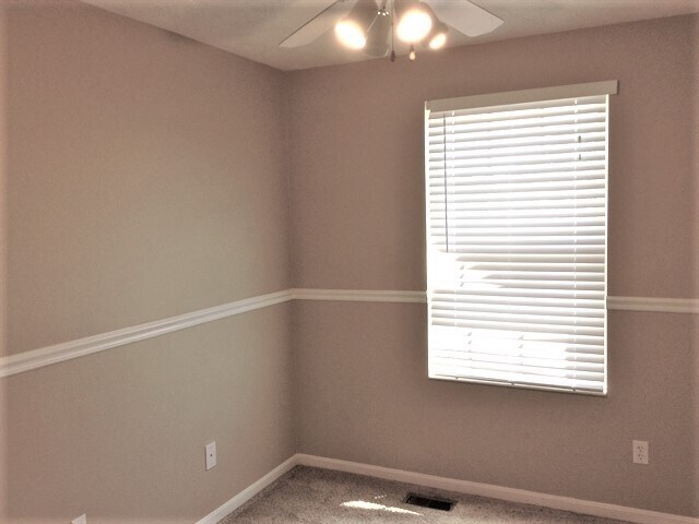 Building Photo - 391 Sherman Dr