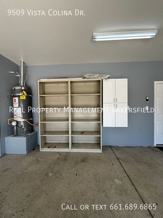 Building Photo - 9509 Vista Colina Dr