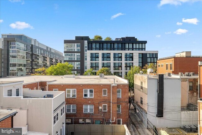 Building Photo - 1514 8th St NW