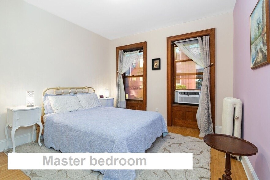 Building Photo - 174 W 89th St