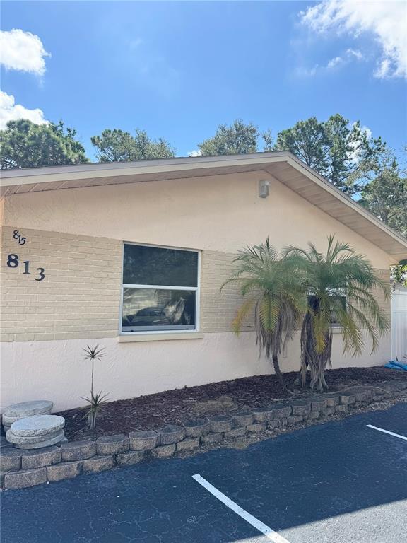 Building Photo - 813 Lake Palms Dr