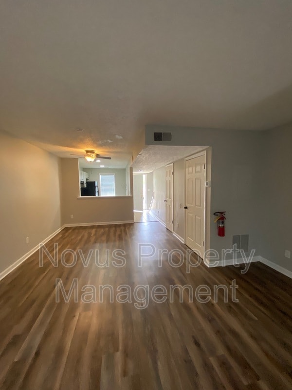 Building Photo - 619 South St