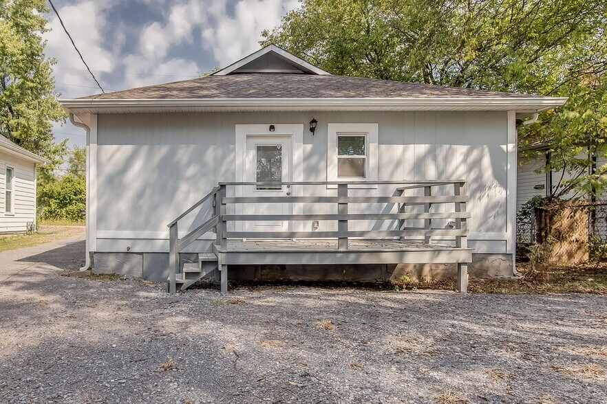 Building Photo - 113 Lucile St