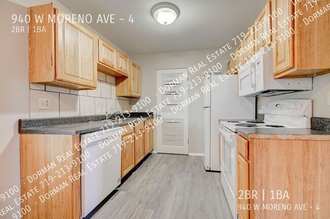 Building Photo - 940 W Moreno Ave