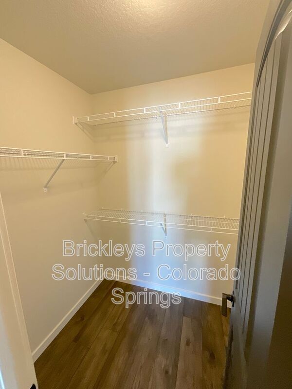 Building Photo - 7227 Berrybrook Ln