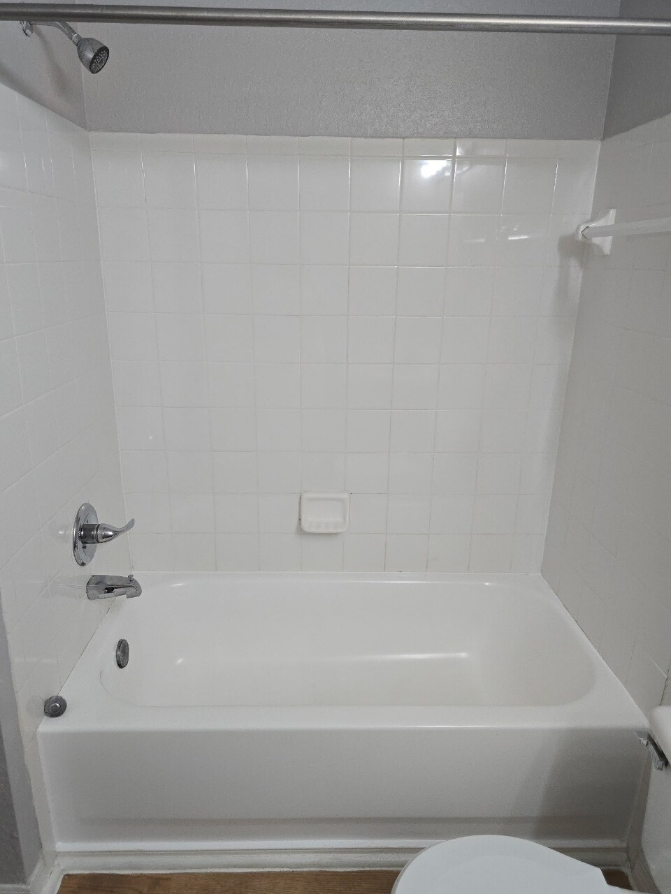 Building Photo - 4240 Summer Landing Dr
