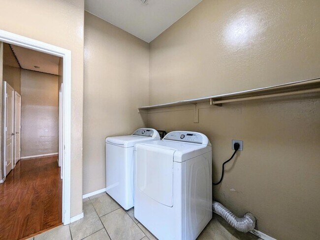 Building Photo - 3310 W Latona Rd