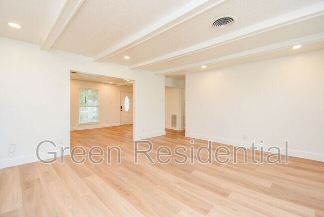 Building Photo - 4947 Cheena Dr