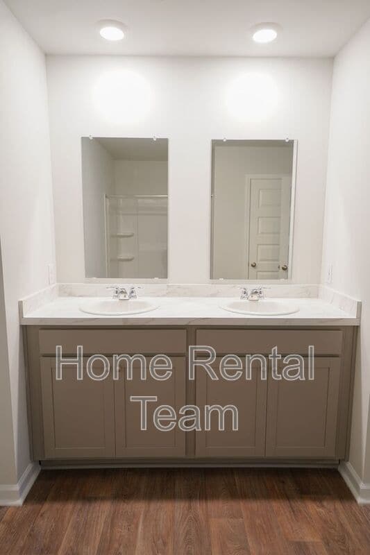 Building Photo - 133 Painted Lady Lp