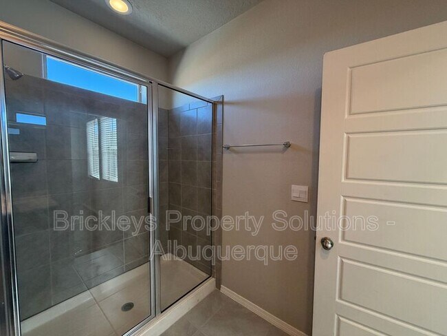 Building Photo - 4875 Mount Salas St NE