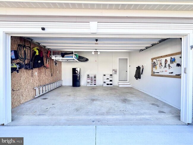 Building Photo - 15 River Oak Dr