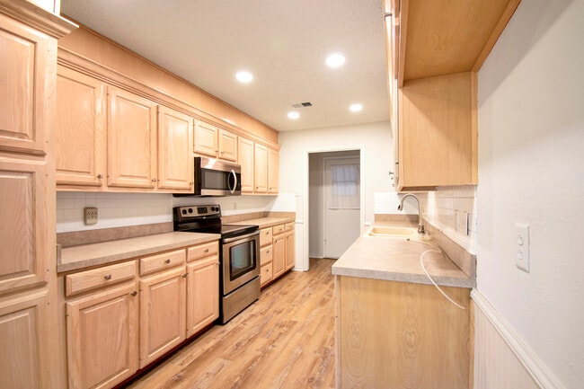 Building Photo - 5416 95th St