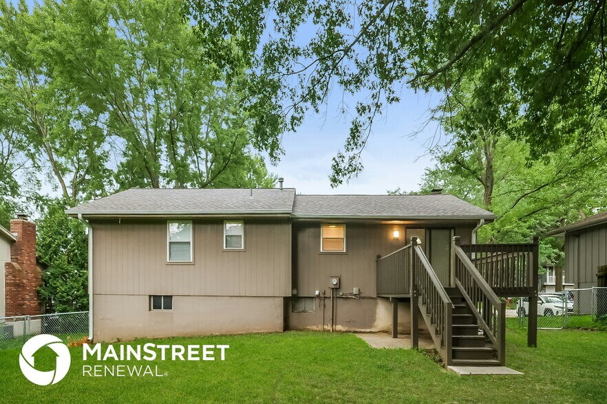 Building Photo - 505 SE Sherri Ln