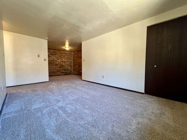 Building Photo - Wonderful 1BR in Lovely Location! Beautifu...