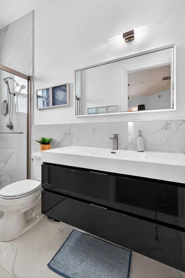 Building Photo - 4700 SW 160th Ave