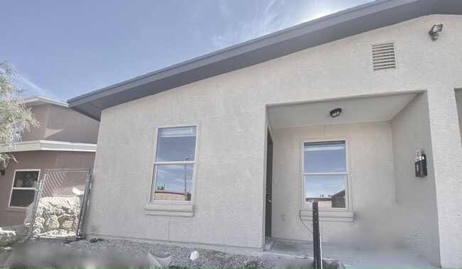 Primary Photo - 3328 Lincoln Ave