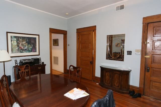 Building Photo - 1326 N Claremont Ave