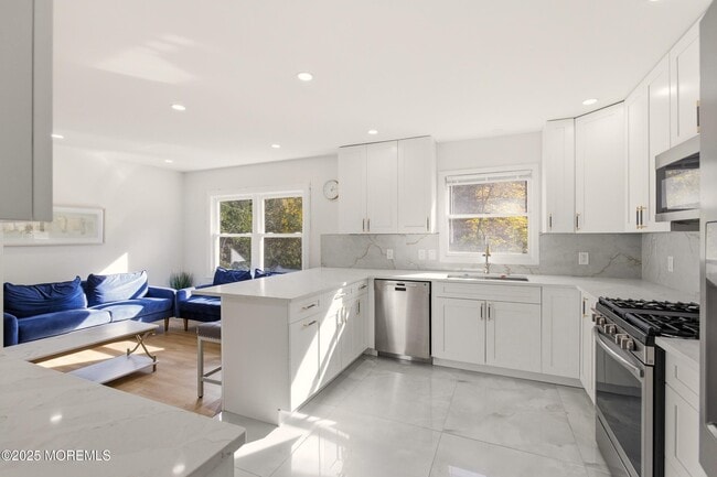 Building Photo - 75 Hickory Hill Rd