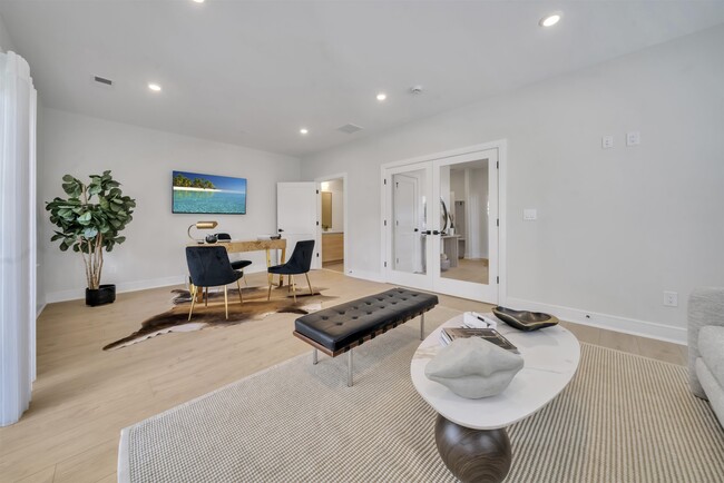 Building Photo - 7 SCENIC Ter