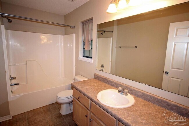 Building Photo - 6250 Starhill Dr