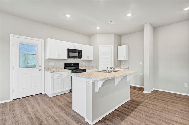 Building Photo - 6814 Memphis