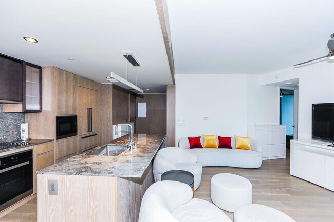 Building Photo - KOULA 2b2b1pkg Ready to Move In!