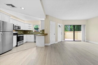 Building Photo - 41 Uno Lago Dr