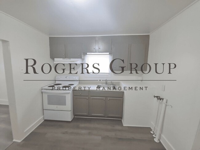 Building Photo - 305 Perry St