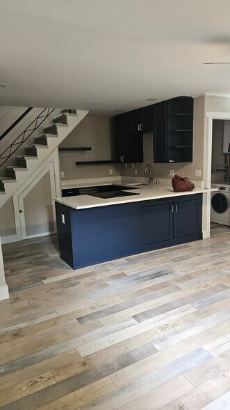 Kitchen - 2238 Newton St