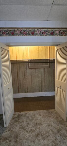 Building Photo - 161 Thayer St