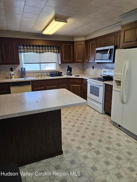 Building Photo - 477 Lattintown Rd