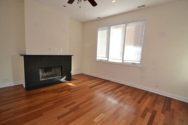 Building Photo - 1354 W Augusta Blvd