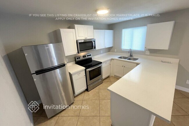 Building Photo - 4512 N 81st Dr